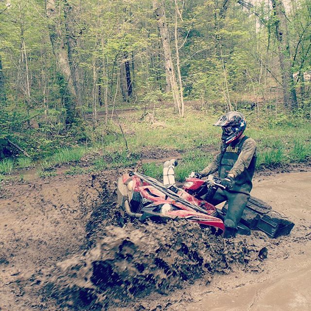 @adam.stanley.549 rocking the #farmer #auto #snorkel he made last minute for our trip up north with the #SwampDonkeys #Yamaha #grizzly