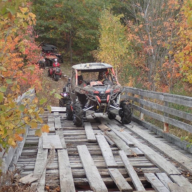 #canam #Maverick #xmr #1000r #MaverickXMR #tigertail #TricLED #rigidindustries #gorillaaxle #RogueOffRoad #ProVantage #SwampDonkeys Off Road Club: @swampdonkeygrizz @tomdrich @chriscross4653 @timmerlegrand @smithjaret @adam.stanley549