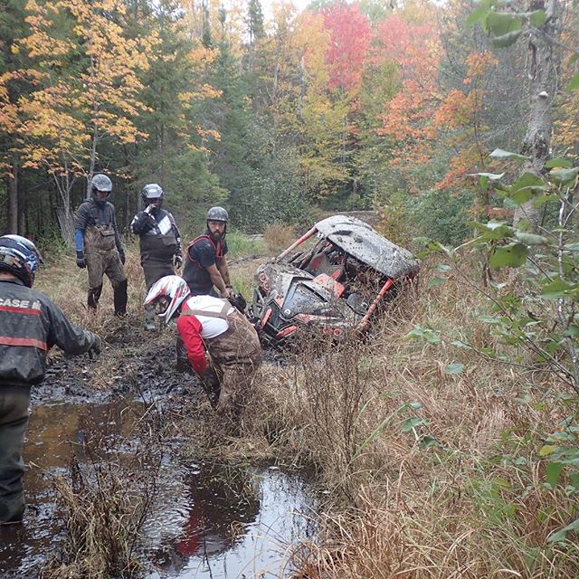 #canam #Maverick #xmr #1000r #MaverickXMR #tigertail #TricLED #rigidindustries #gorillaaxle #RogueOffRoad #ProVantage #SwampDonkeys Off Road Club: @swampdonkeygrizz @tomdrich @chriscross4653 @timmerlegrand @smithjaret @adam.stanley549