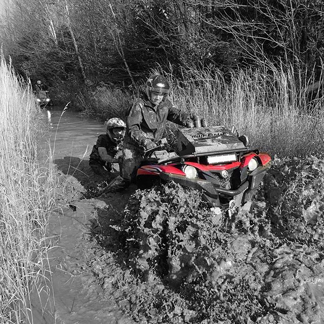 #Yamaha #grizzly making easy work in the #mud #swampdonkeys