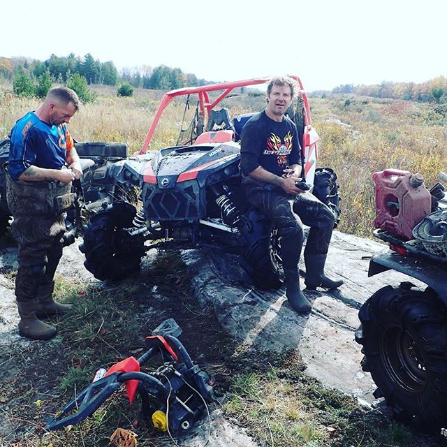 #trailsidemod on the #canammaverickxmr – #bumperfail #winch #broken #swampdonkeys